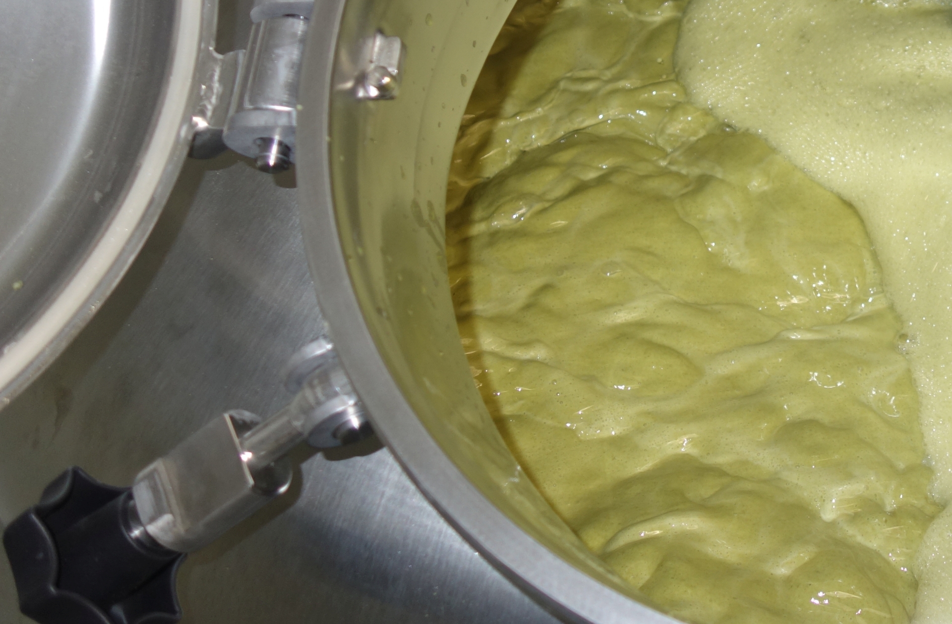 做啤酒，先煮沸